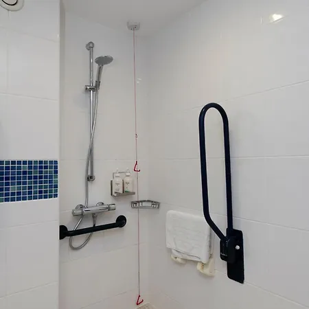 Holiday Inn Express Folkestone Channel Tunnel By Ihg Экстерьер фото