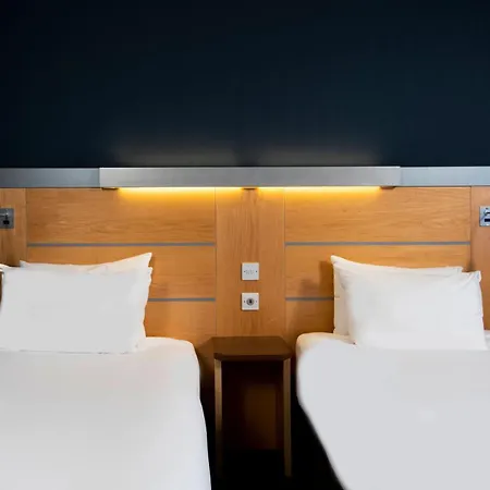 Holiday Inn Express Folkestone Channel Tunnel By Ihg Экстерьер фото